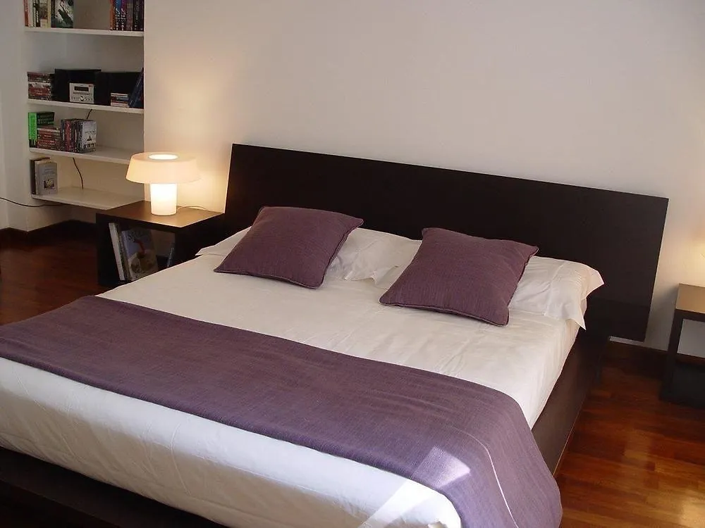 Brera Apartments In San Babila Milano