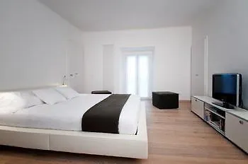 Brera Apartments In San Babila Milano 0*,  Italien