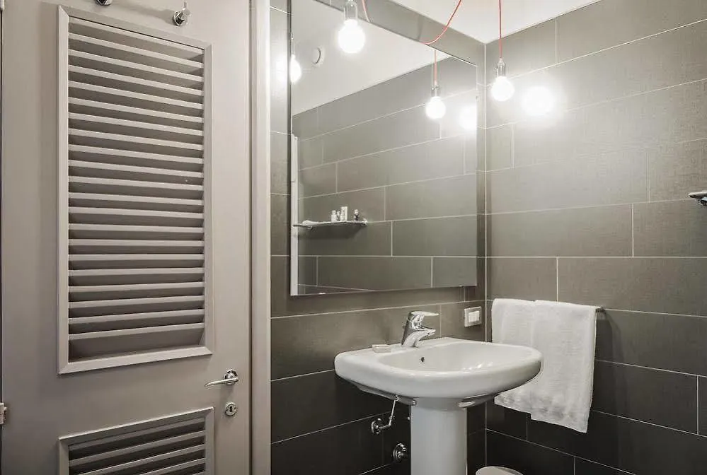 Brera Apartments In San Babila Milano 0*,