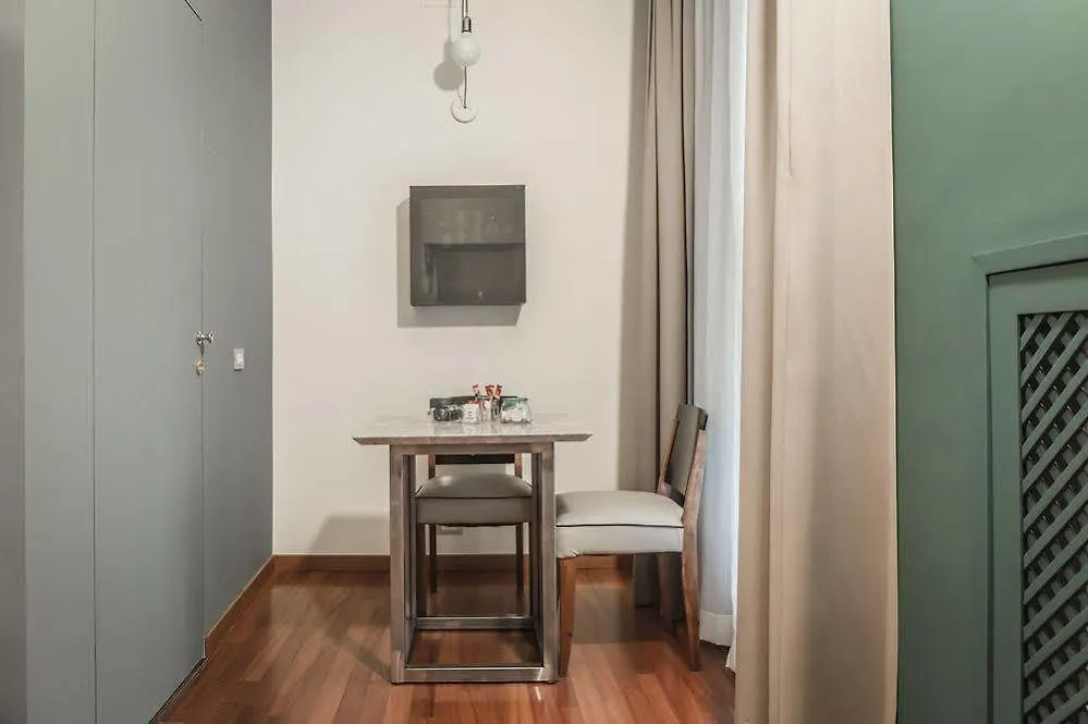 Brera Apartments In San Babila Milano