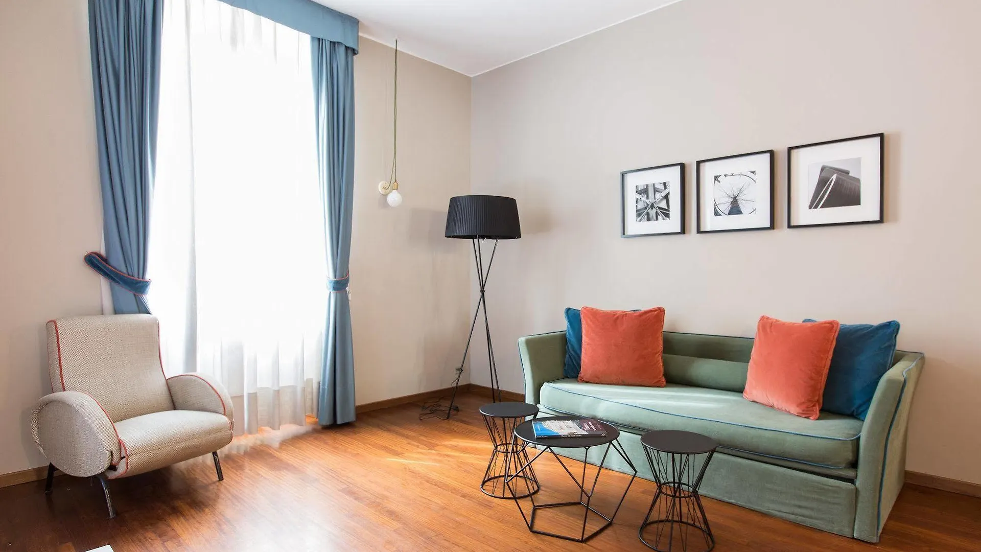Brera Apartments In San Babila Milano