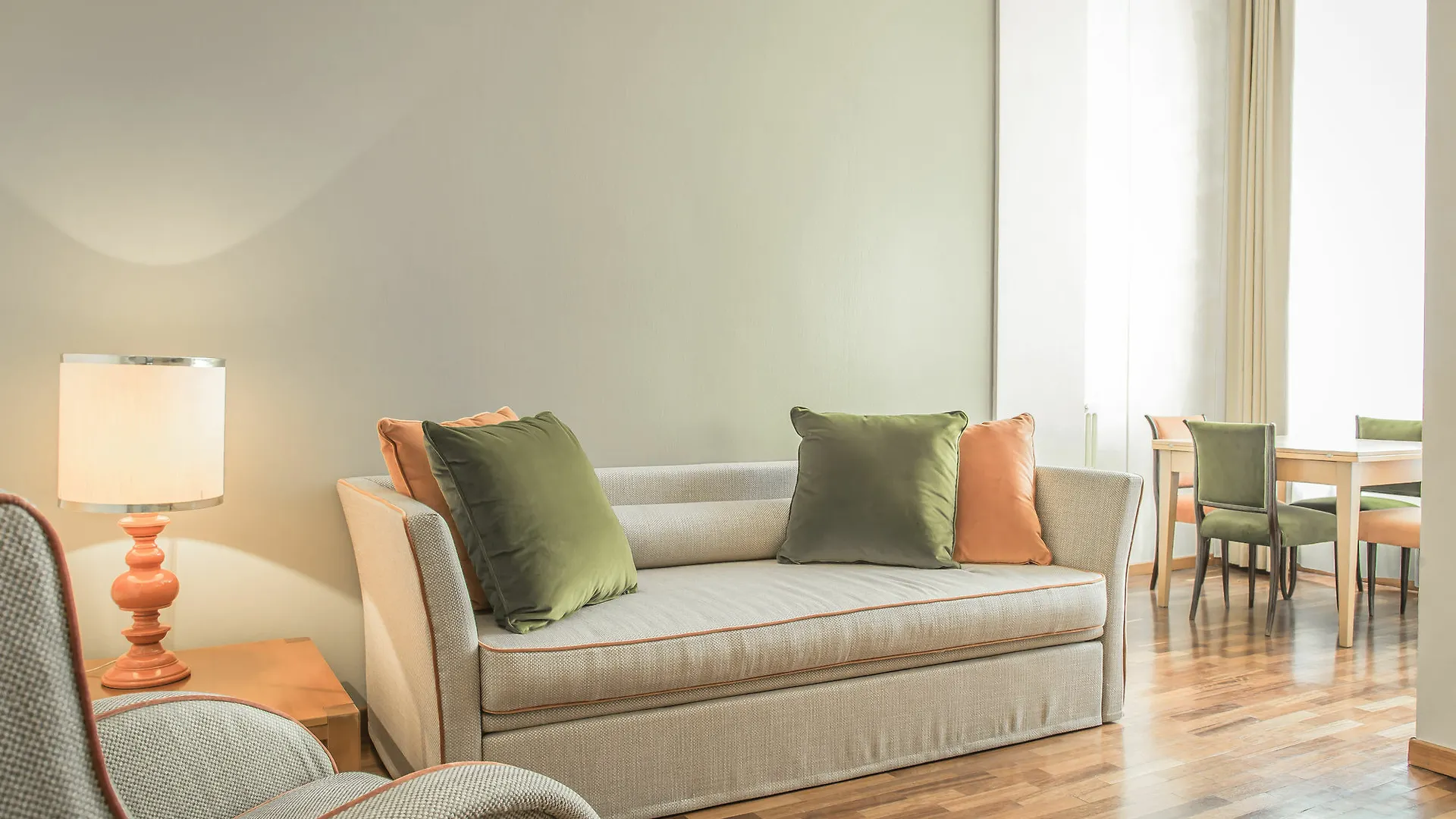 Brera Apartments In San Babila Milano