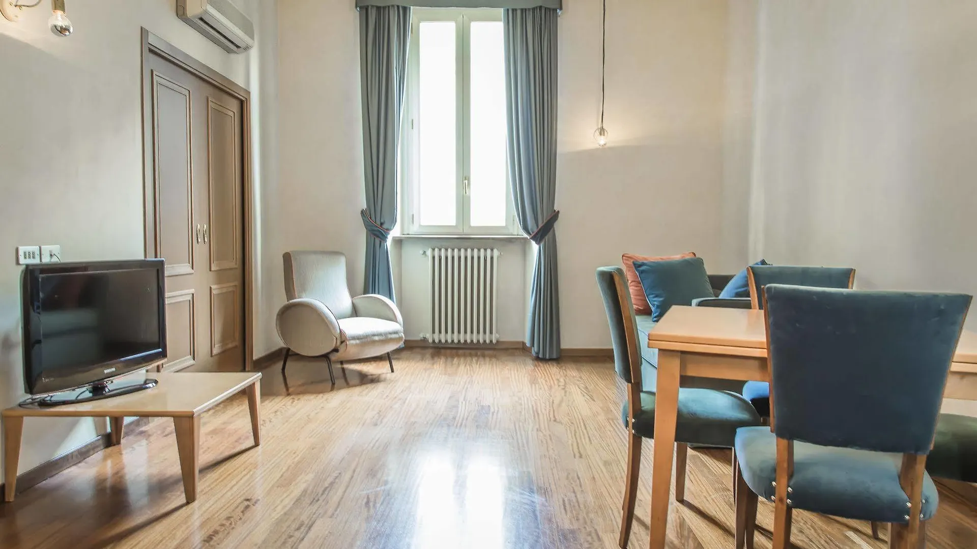 Brera Apartments In San Babila ミラノ イタリア